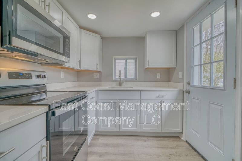 Photo - 1537 Mitchell Lane