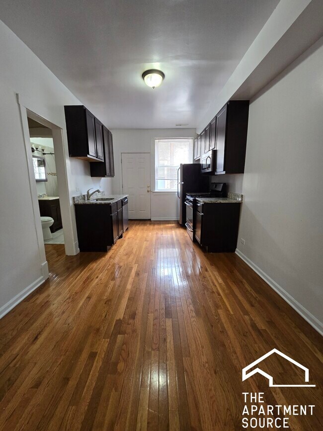 Photo - 3753 W Sunnyside Ave Unit 1