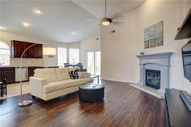 Photo - 12833 Danville Dr