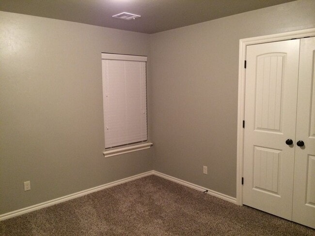 Photo - 211 Ashley Dr