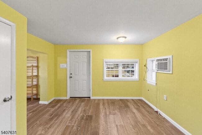 Photo - 190 US-46 Unit B