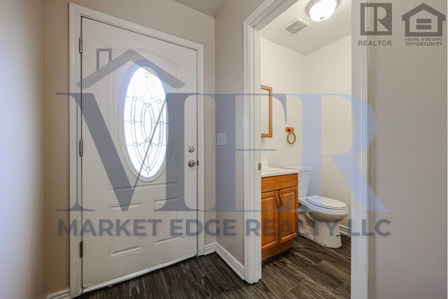 Photo - 3Bed/2.5Bath Townhouse at 24th St/Thomas! Move-In ready on 05/07/2026! -- NO HOA!