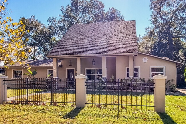 Building Photo - 1705 Athens Ct