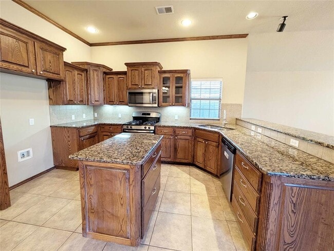 Photo - 609 Sally Ct