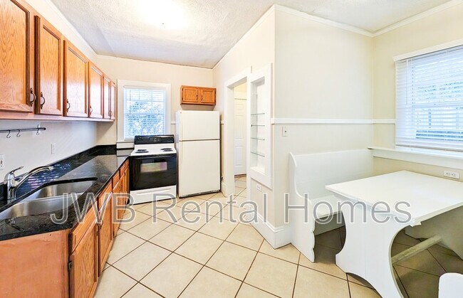 Photo - 1060 Cherry St