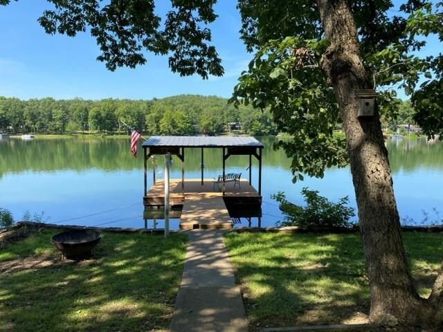 194 E Lakeshore Dr
