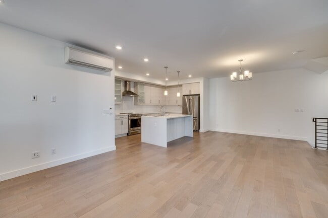 Photo - Modern Sammamish Townhome with Style, Spac...