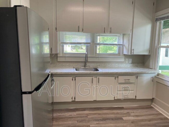 Photo - 9878 Canterbury Rd Unit 1