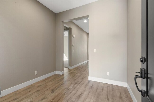 Photo - Lovely Home!