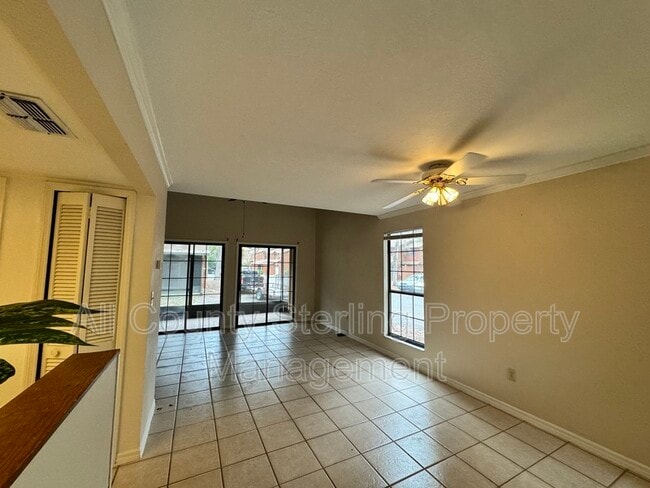 Photo - 812 SW 55th Terrace