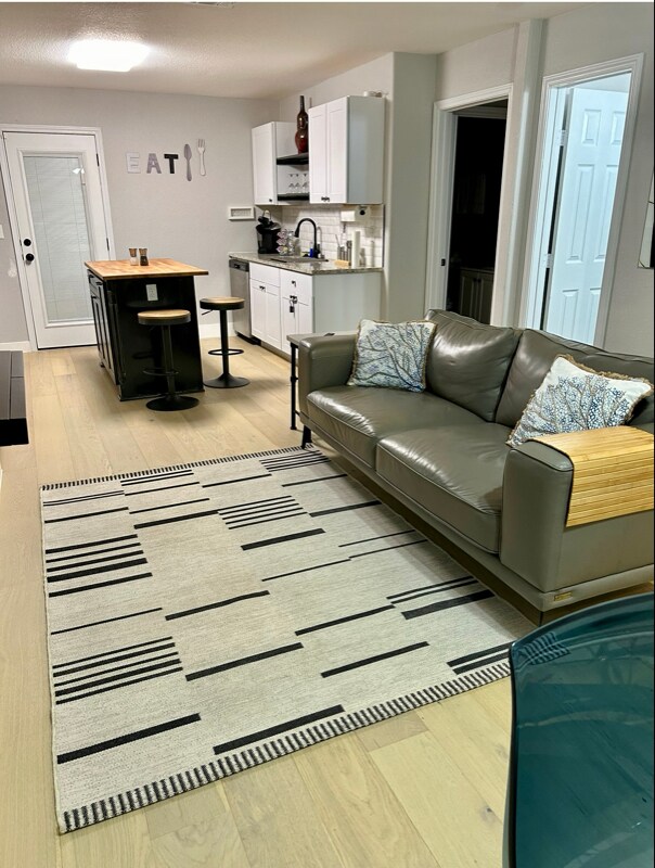 Photo - 2216 Pine St