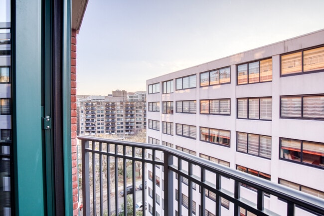 Photo - 1301 M St NW Unidad FL8-ID1219