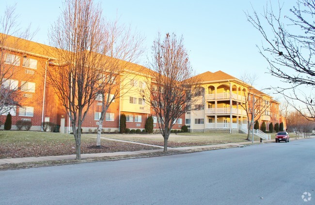 Friendly Village Apartments - Friendly Village Apartments