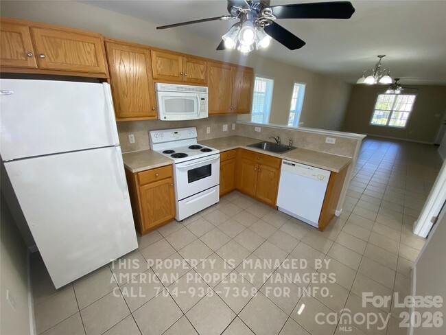 Photo - 4135 Broadstairs Dr SW