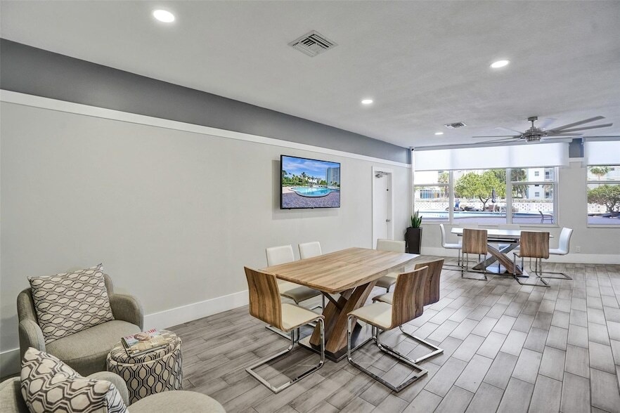 Photo - 301 N Ocean Blvd
