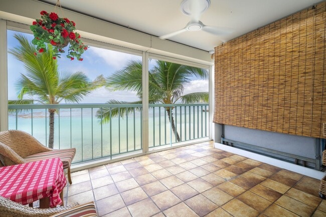Building Photo - Oceanfront Kaimana Beach Studio at Sans Souci Unit 102
