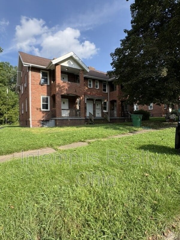 Building Photo - 325 Hayes Ave