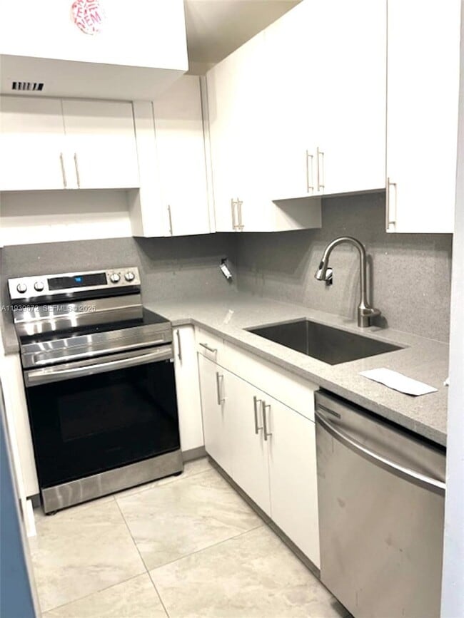 Photo - 13710 SW 90th Ave Unit 3