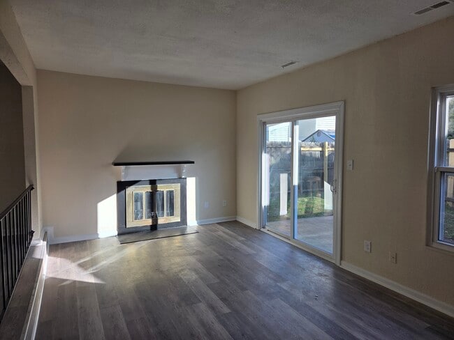 Photo - 1100 Clear Springs Rd