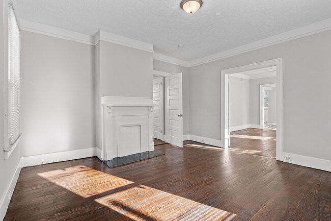 Photo - 1734 Fenwick St