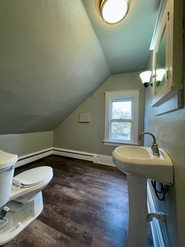 Photo - Riveting 5 Bedroom 1.5 Bathroom Home in Mi...