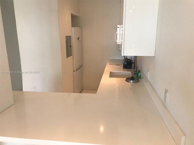 Photo - 100 Lincoln Rd Unidad 1601