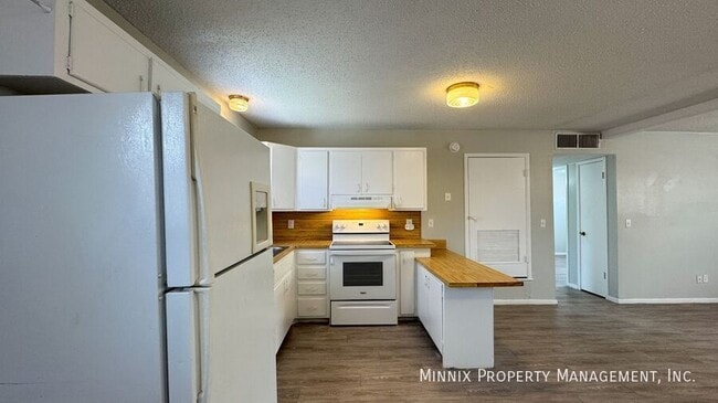 Photo - 2408 W 16th St Unidad B