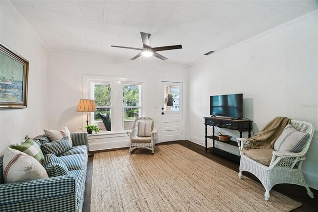 Photo - 459 Bell Ave