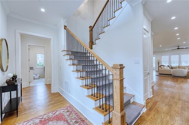 Photo - 2975 Osborne Rd NE