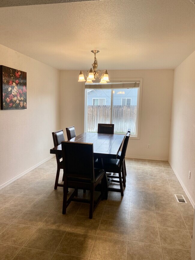 Photo - 458 Trout Ave