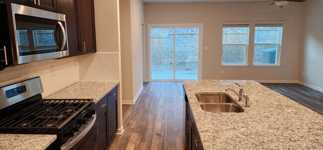 Photo - 112 Cedar Ln