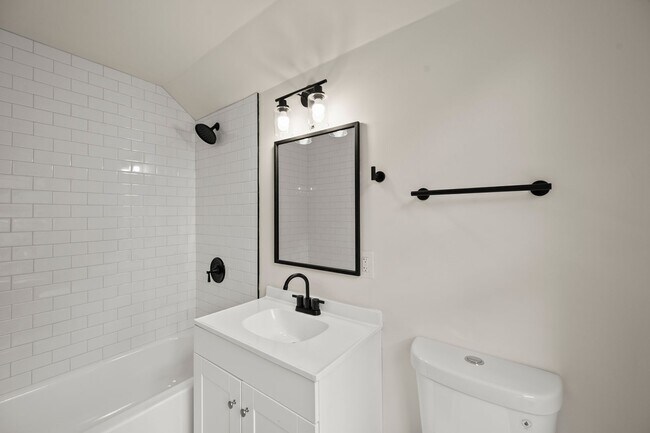 Photo - 1407 Clover St