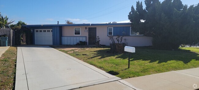 Building Photo - 3Bed/2Bath House w/1-Car Garage, Great Yar...