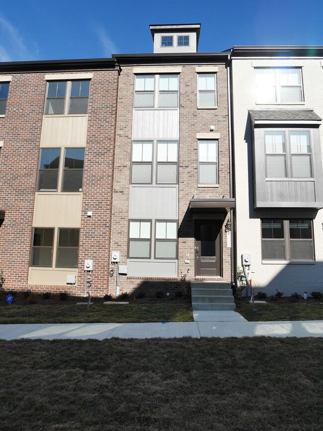 NEW BUILD! Four Bedroom Townhome- Prime Lo... - NEW BUILD! Four Bedroom Townhome- Prime Lo...