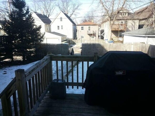 Photo - 2627-29 N. Bartlett Ave. Unit Upper