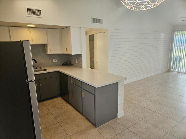Photo - 2520 N 46th St Unit 5