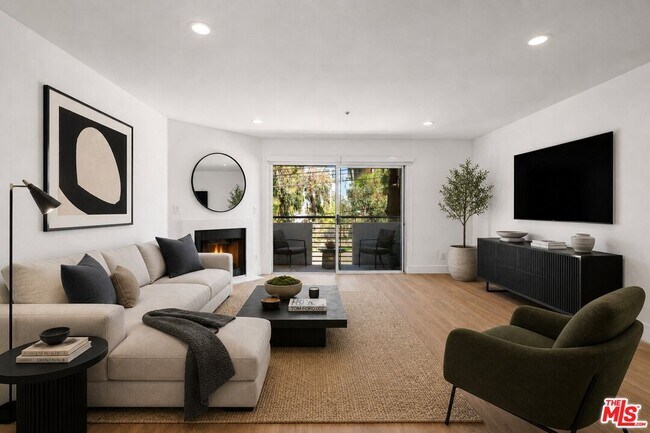 16100 Sunset Blvd Unit 201
