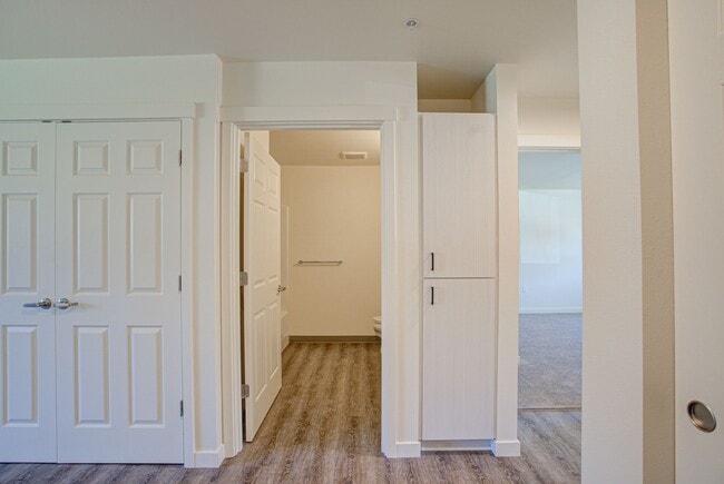 Building Photo - Country Living with Modern Flair: Wake up to the sounds of nature, Live Minutes from Everything Unit 414-250