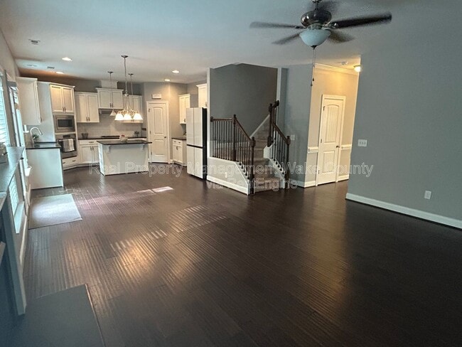 Photo - 142 Bexley Way