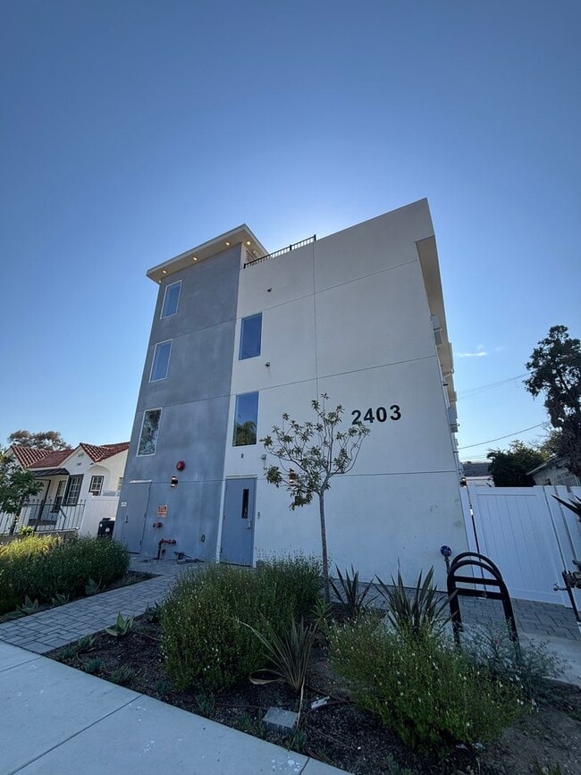 Building Photo - 2403 Clyde Ave Unit 2403 Clyde Ave - 1