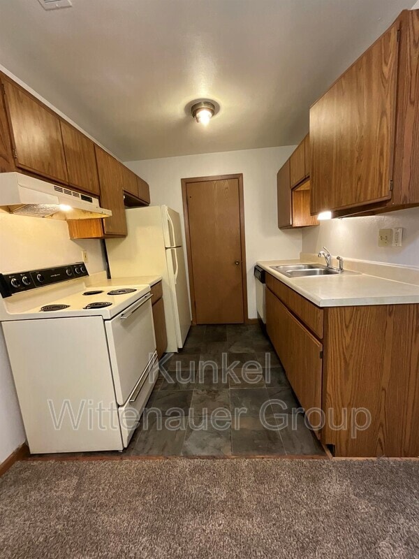 Photo - 22 Yorkshire Ln