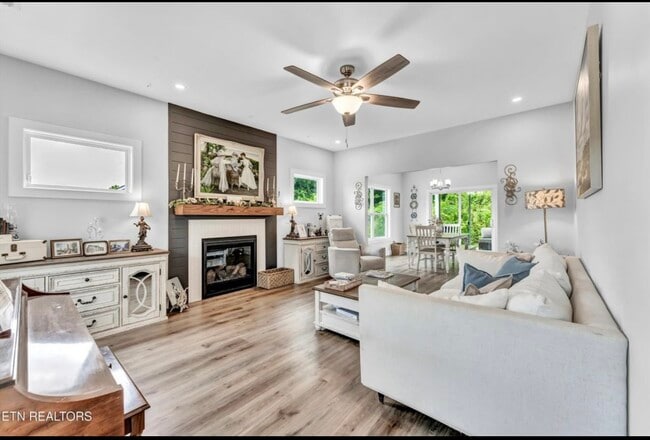 Photo - 7017 Remagen Ln