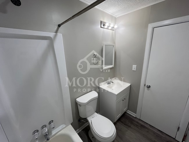 307 Crestview Ct