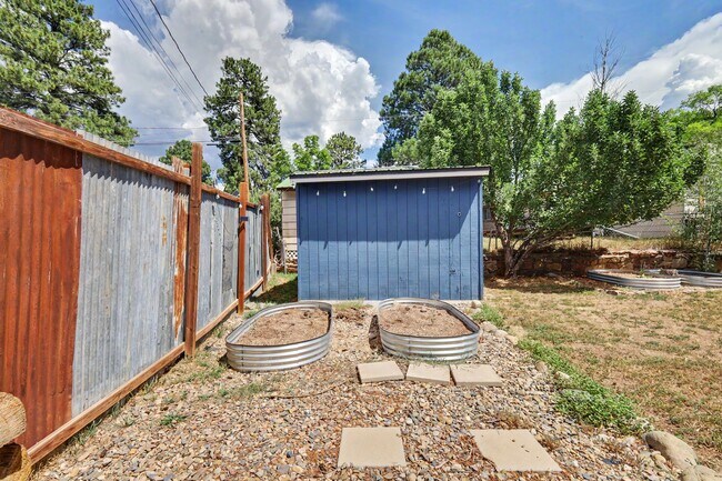 305 Mesa Dr