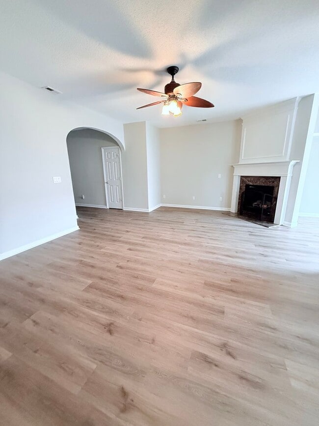 Photo - 2 Bedroom Townhome in gated community - Cu...