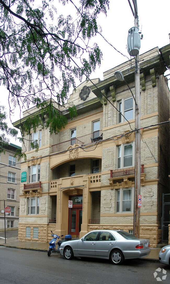 Howe and Maryland Apartments