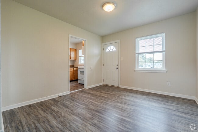 2BR, 1BA - 850SF - Dining Room