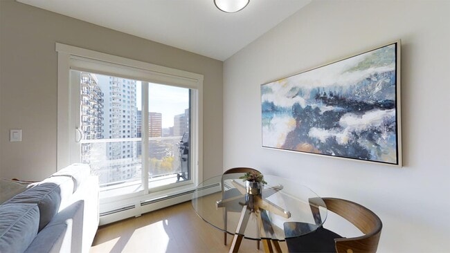 Photo - 10410-1102 102 Ave NW