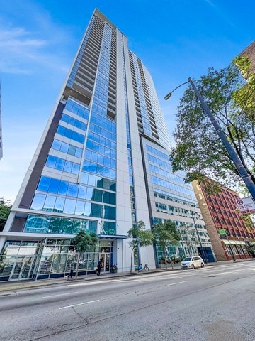 Building Photo - 303 W Ohio St Unit 3501