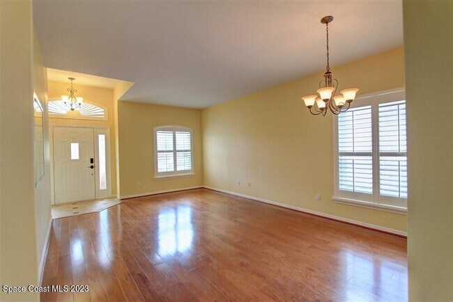 Photo - 1648 Kestrel Ct